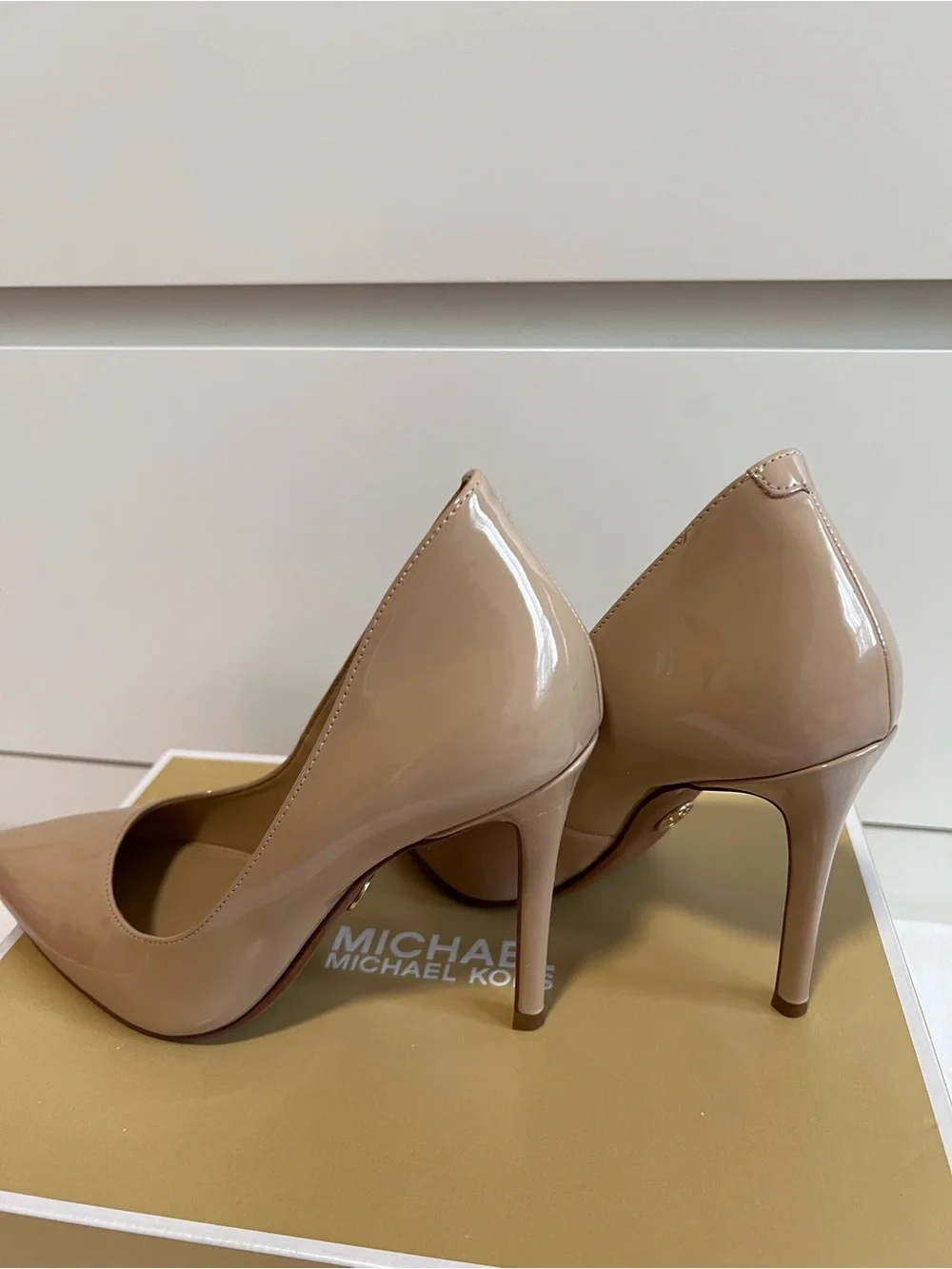 Michael Kors Patent Leather Pointed-Toe Pumps in Nude Size 6